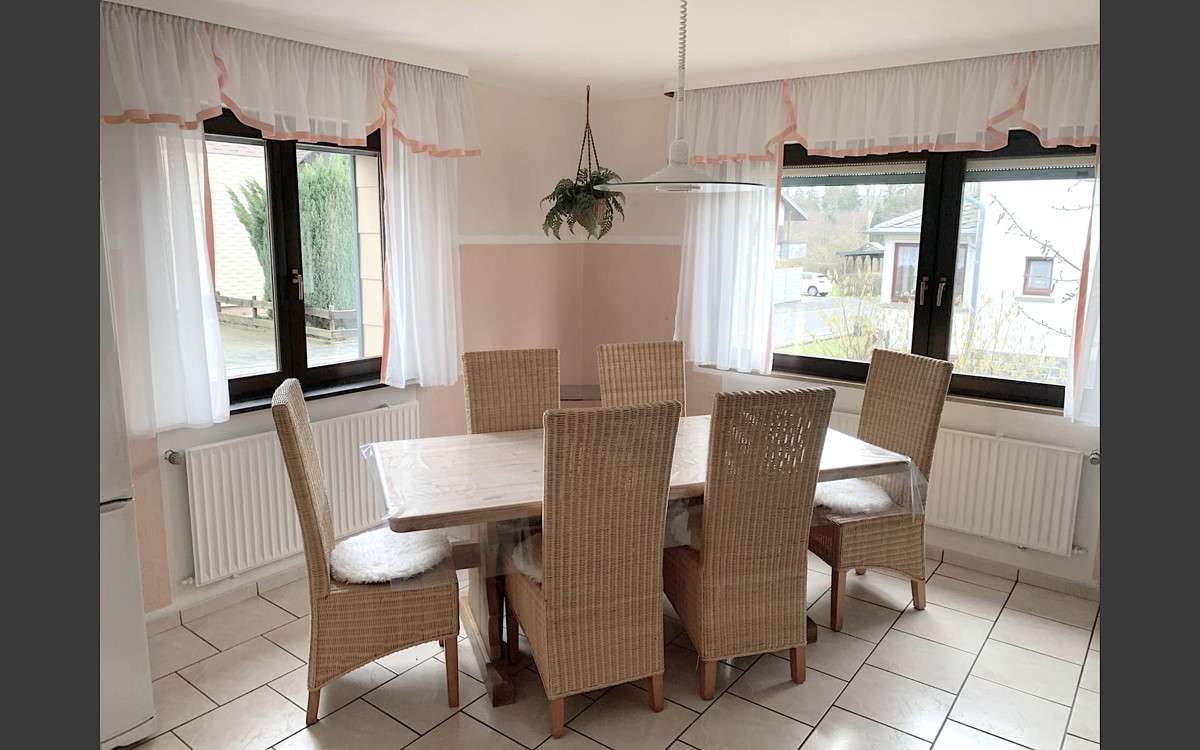 Freistehendes EFH mit 5 Zimmern, Garage, Wintergarten und Garten – Bad Marienberg (Westerwald) – Vorschaubild 2