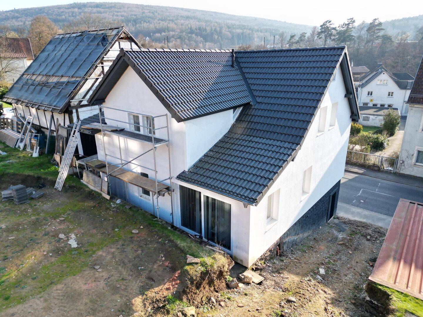 Modernisiertes Einfamilienhaus mit Scheune in Partenstein – Partenstein – Vorschaubild 3