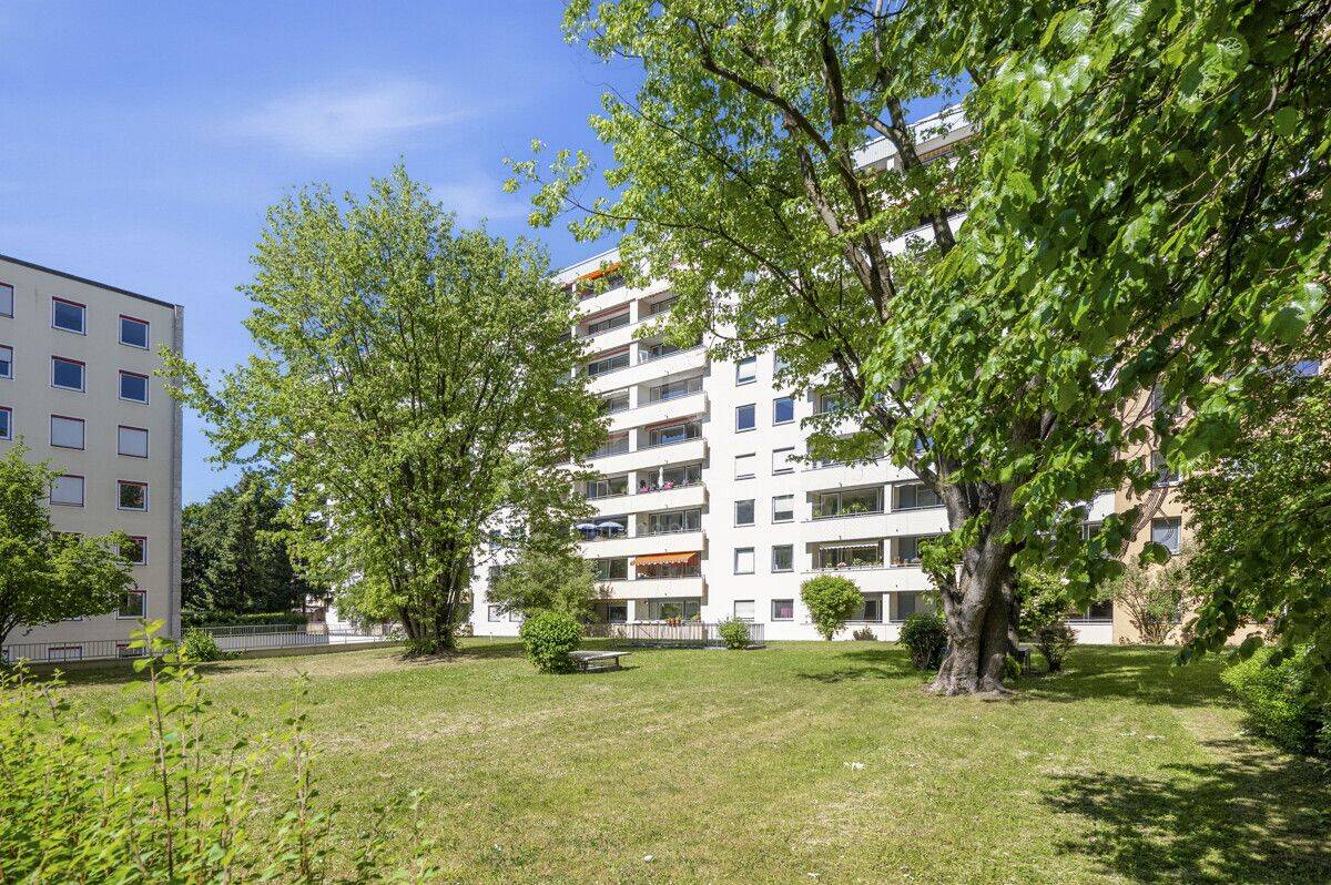 Sofort bezugsfrei: 3-Zimmer-Whg mit Balkon nahe Leonrodplatz! – München – Vorschaubild 2