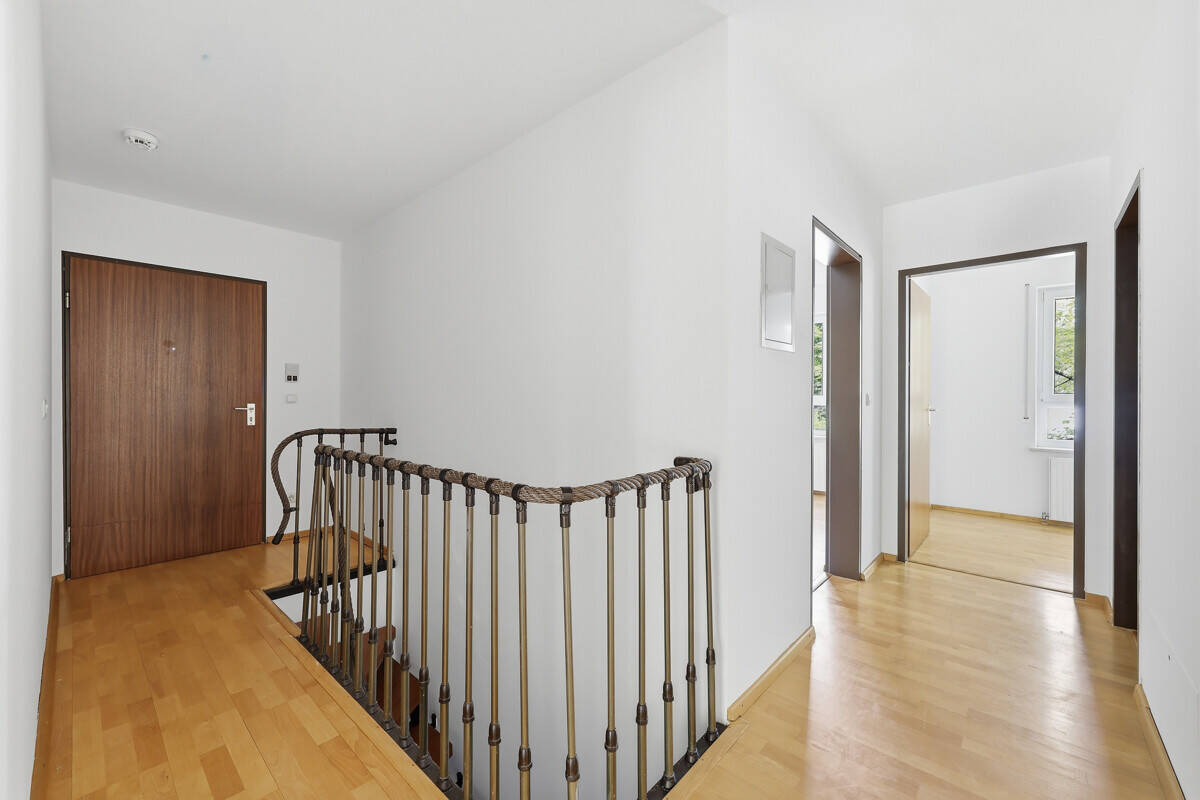 115 m² Wohn-/Nutzfläche - Einladende 2,5-Zimmer-Maisonettewohnung mit großzügigem hellem Hobbyraum – München – Vorschaubild 8