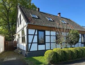 Fachwerkhaus mit neuer Heizung: Familienfreundliches Ein-/ oder Zweifamilienhaus in Dortmund-Oespel