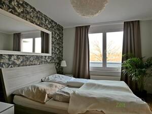 (EF0482_M) Dresden: Striesen-West, moderne Dachwohnung mit Parkettböden, verglaste Veranda und Dachbalkon, TG-Stellplatz – 1309 Dresden – Vorschaubild 9