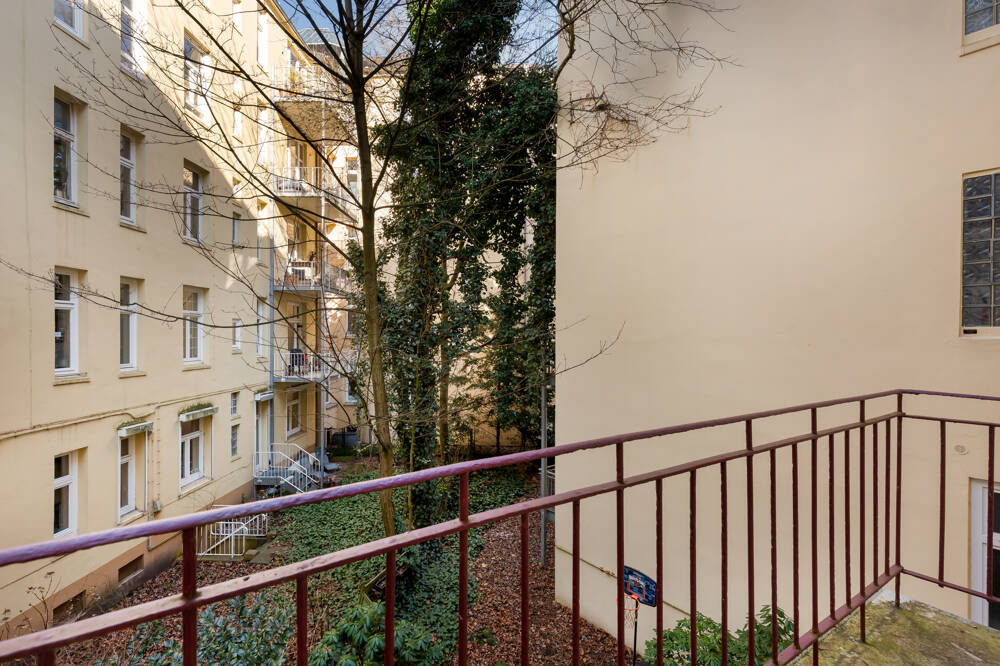 Top-Lage in Hamburg-Winterhude: Traumhafte 4,5-Zimmer-Altbauwohnung mit zwei Balkonen – Hamburg – Vorschaubild 9