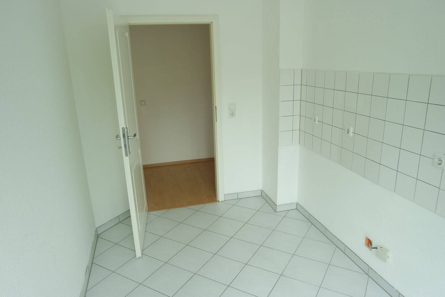 Eutritzsch - schöne Singlewohnung mit Tageslichtbad und schickem Fussboden in verkehrsgünstiger Lage – Leipzig – Vorschaubild 5