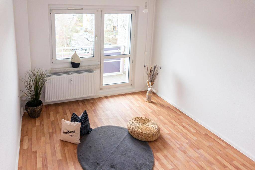 Bezugsfertige 2-Raum-Wohnung mit Balkon