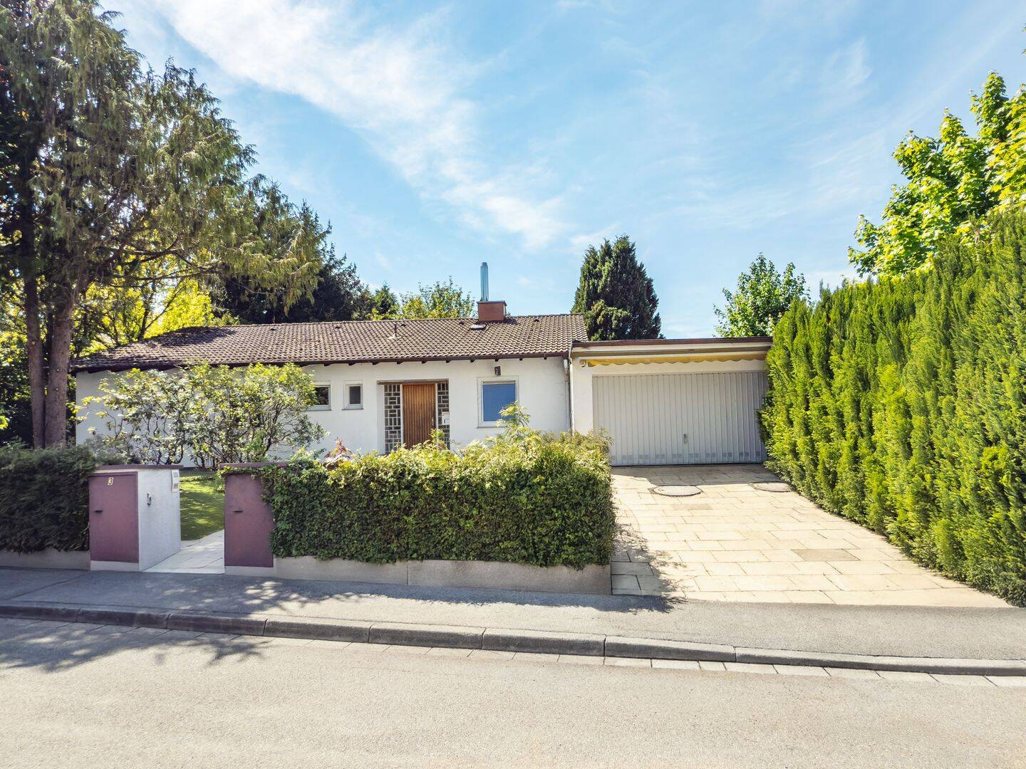 Träume verwirklichen. Wunderschönes Grundstück mit Altbestand. – Straßlach-Dingharting – Bild 1 von 5