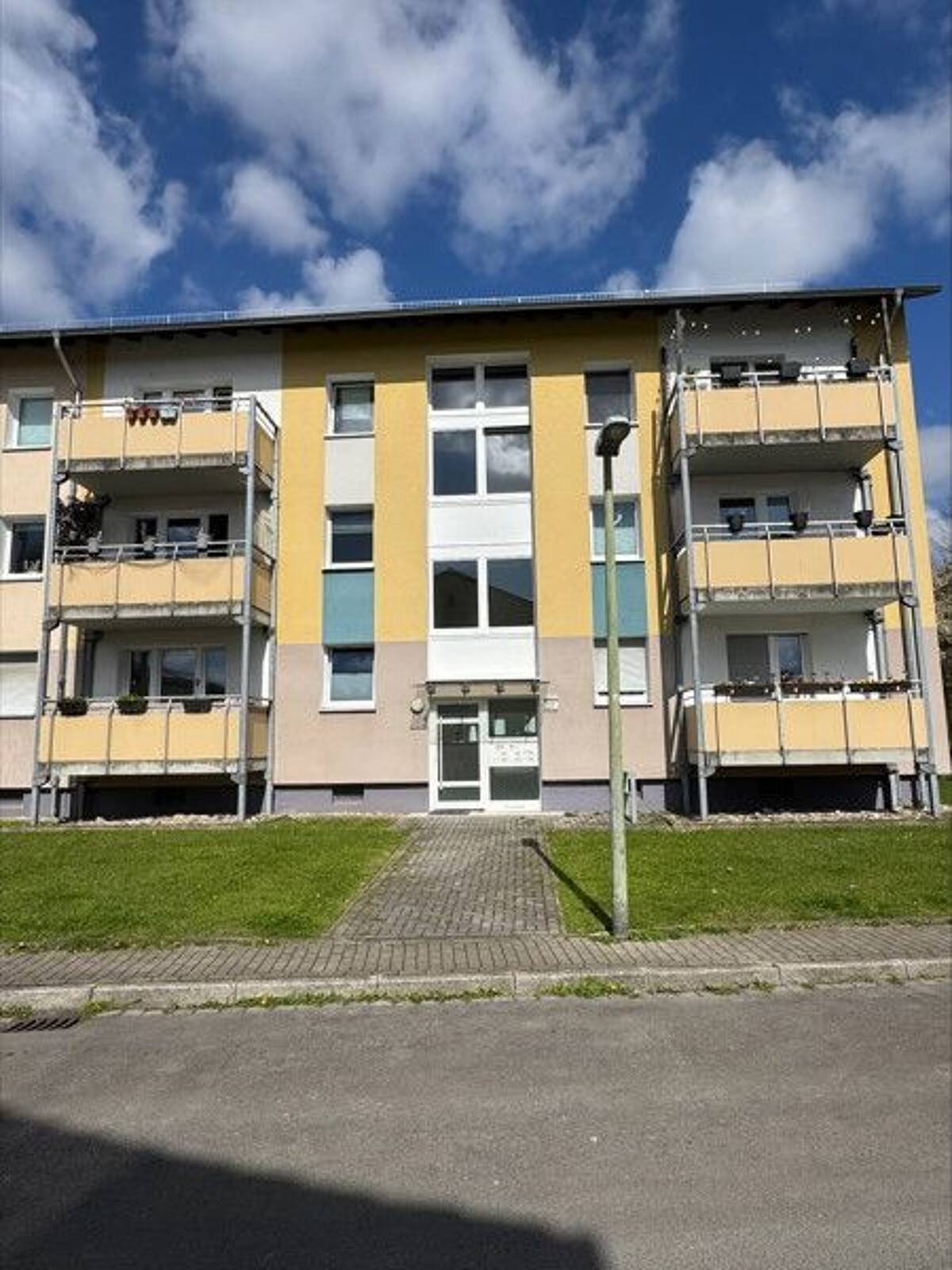 Perfekt für uns: praktische 3,5-Zimmer-Wohnung – 45327 Essen – Bild 1 von 8