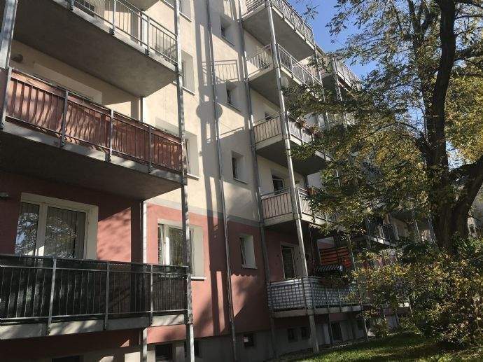 SENIORENGERECHTES BEHINDERTENGERECHTES BARRIEREARMES- WOHNEN 2-ZIMMER WOHNUNG AUFZUG STATT TREPPE ABGESCHLOSSENE ANLAGE BETREUUNG IM HAUS – Leipzig – Vorschaubild 3