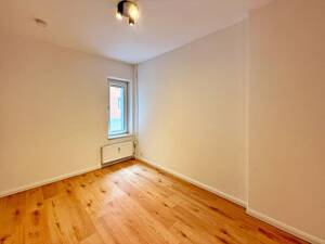 Charmante 3-Zimmer-Altbauwohnung in ruhiger Innenhoflage: zwischen Uhlenhorst und Winterhude - Wentzel Dr. – 22085 Hamburg – Vorschaubild 7