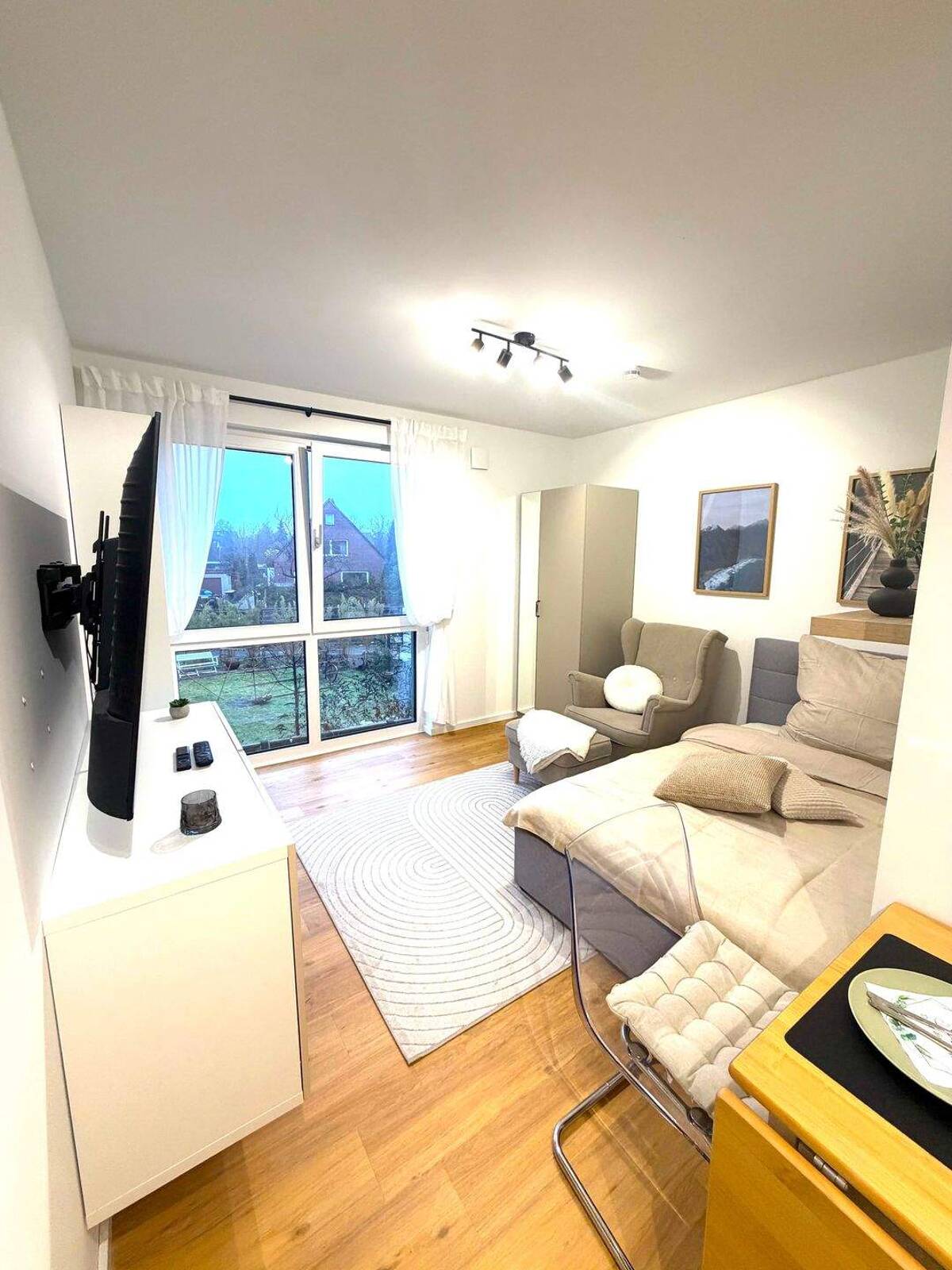 „Rundum-sorglos-Wohnen“ in Hamburg-Lurup: Exklusives Apartment mit All-Inclusive-Miete – 22547 Hamburg – Bild 1 von 5