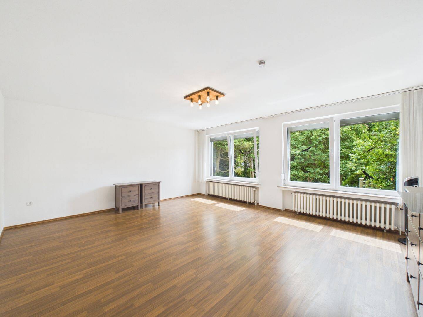 Wohnen ohne Kompromisse! 310 qm Wohnfläche, 10 Zimmer, Garten, Garage, Vollkeller und PV in Destedt! – Cremlingen – Vorschaubild 9