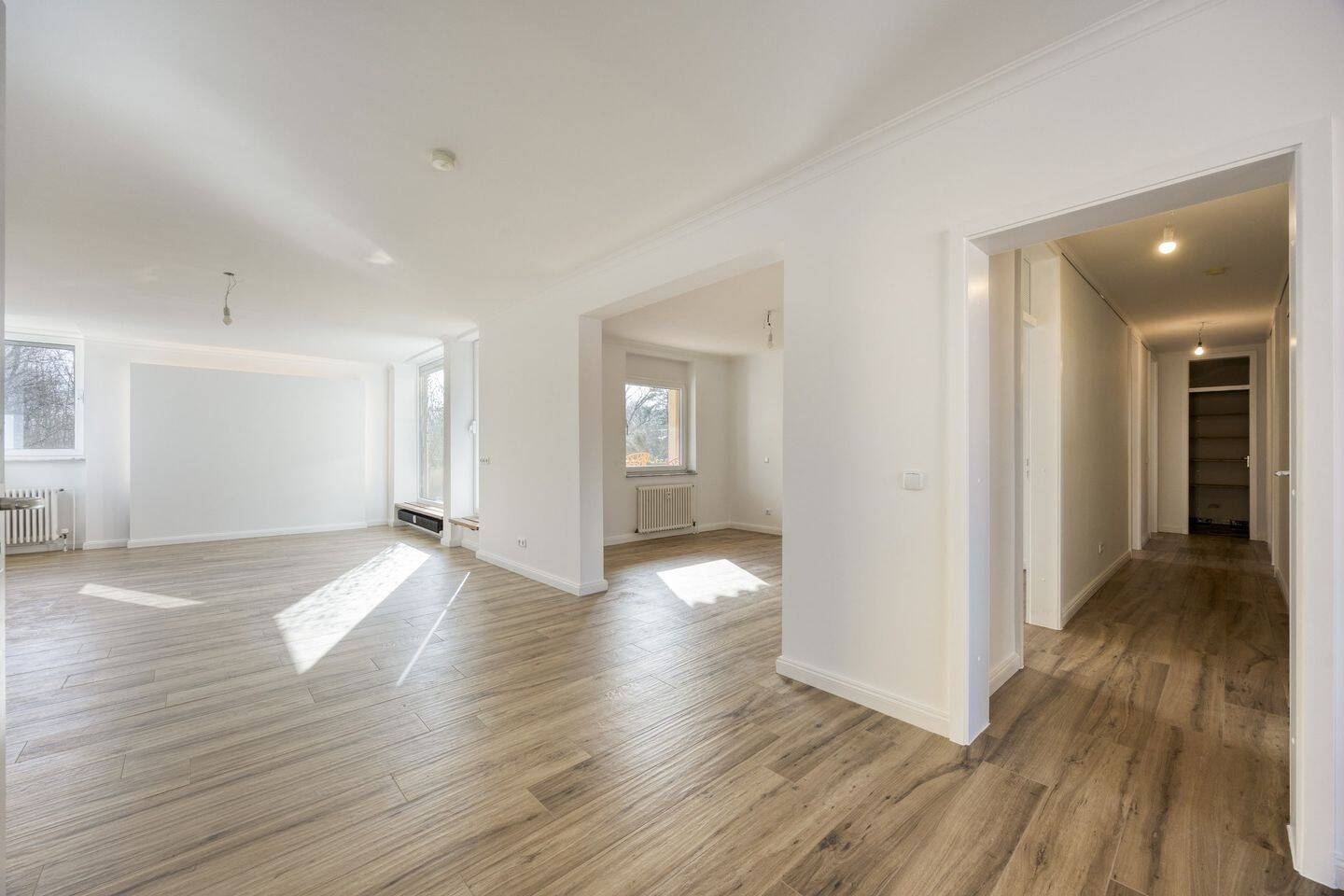 Stilvolle 5-Zimmer-Eigentumswohnung, die Exklusivität und Eleganz vereint. – Bonn – Vorschaubild 4