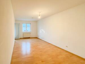 PRAKTISCH & SONNIG | 2-ZIMMER-WOHNUNG | AUFZUG & WINTERGARTEN| SAMARITERKIEZ | PROVISIONSFREI | – 10247 Berlin – Vorschaubild 3