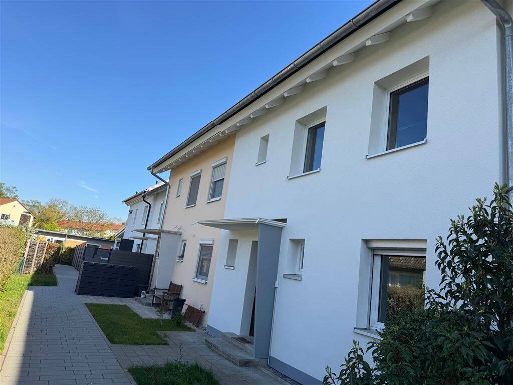 CO Nähe FH und CO2 ** ab sofort ** interessantes RMH mit Balkon & Garten – Coburg – Vorschaubild 2