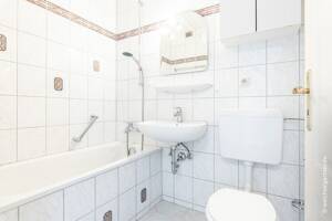Bezugsfreies Appartement mit Balkon in ruhiger Innenhoflage – 81539 München – Vorschaubild 9