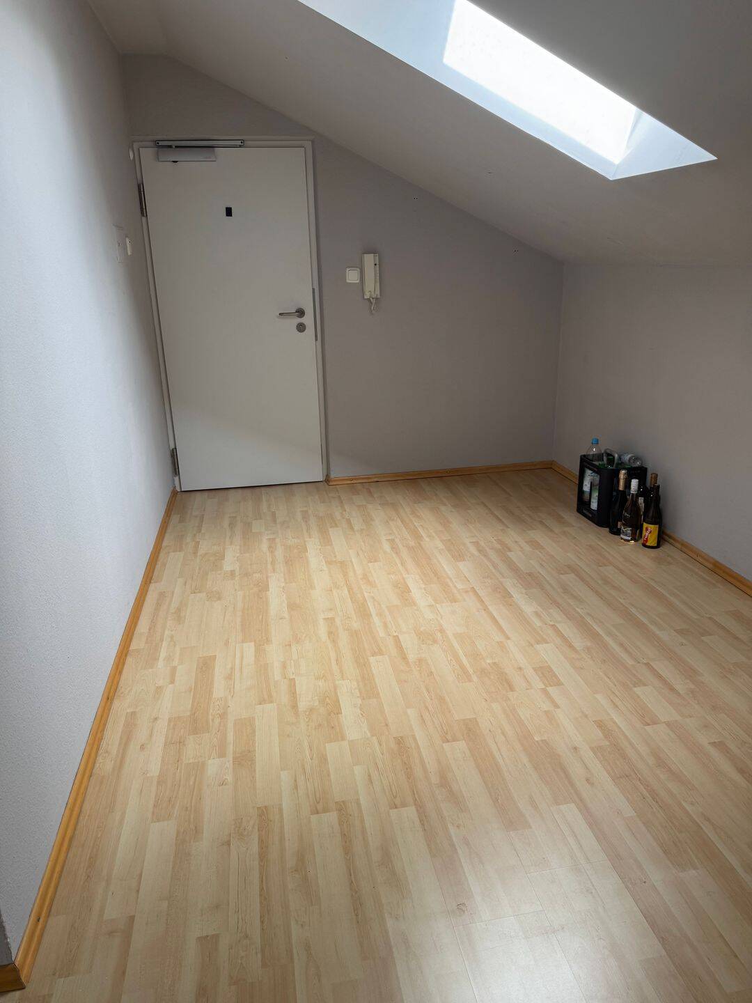 Helle 1 Zimmer DG Wohnung – München – Vorschaubild 5