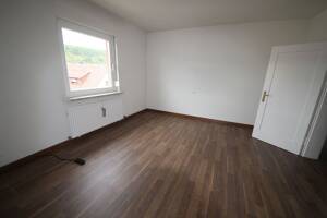 Marko Winter Immobilien - Mosbach: Zentral gelegene 5-Zimmer-Wohnung mit Balkon – 74821 Mosbach – Vorschaubild 4