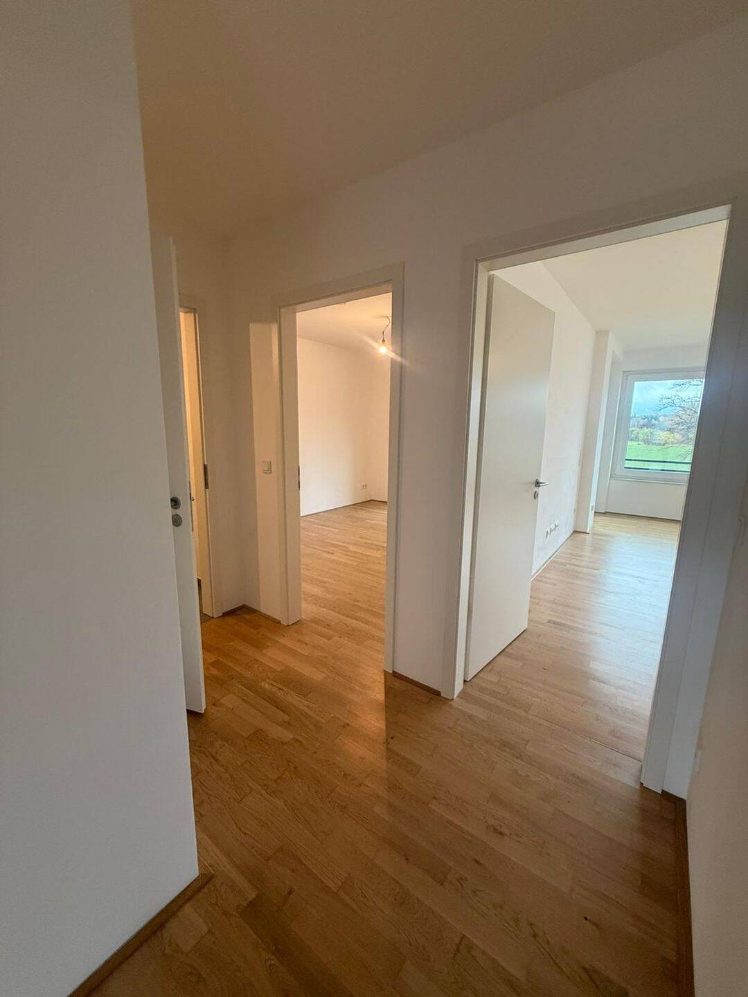 Modernes Wohnen in den Steimker Gärten - Stilvolle 3-Zimmerwohnung mit Loggia – Wolfsburg – Vorschaubild 4