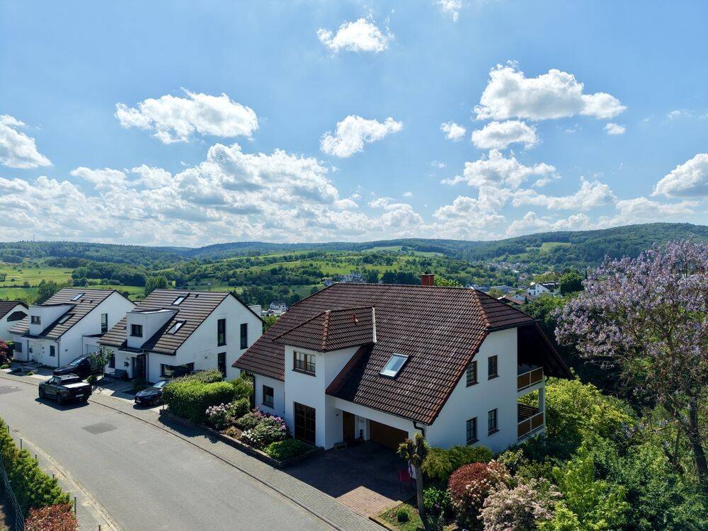 +++ Einfamilienhaus mit tollem Weitblick in Obernburg am Main +++