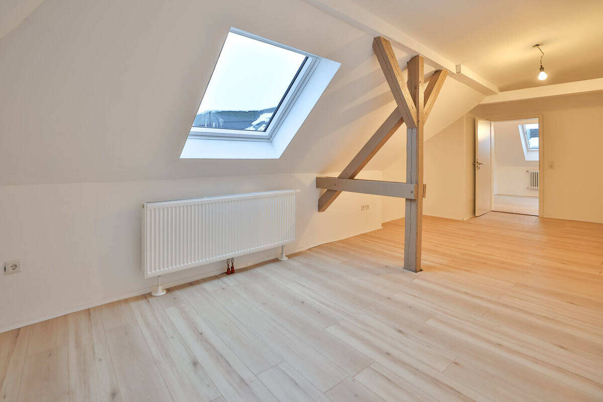 Neu renoviert 2 Zimmer mit Küche! Kistnerstr. 26