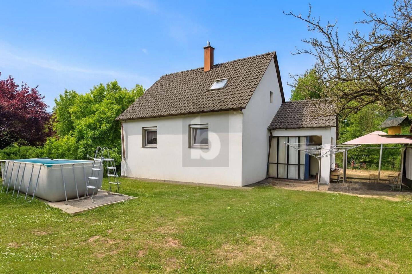 CHARMANT, ZENTRAL UND NACHHALTIG, MIT VIEL PLATZ – Lorch – Bild 1 von 5