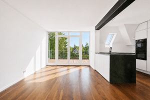 Wohnen mit Charakter: Hochwertiges 5-Zimmer-Maisonette-Loft nahe der Waitzstraße – 22607 Hamburg – Vorschaubild 4