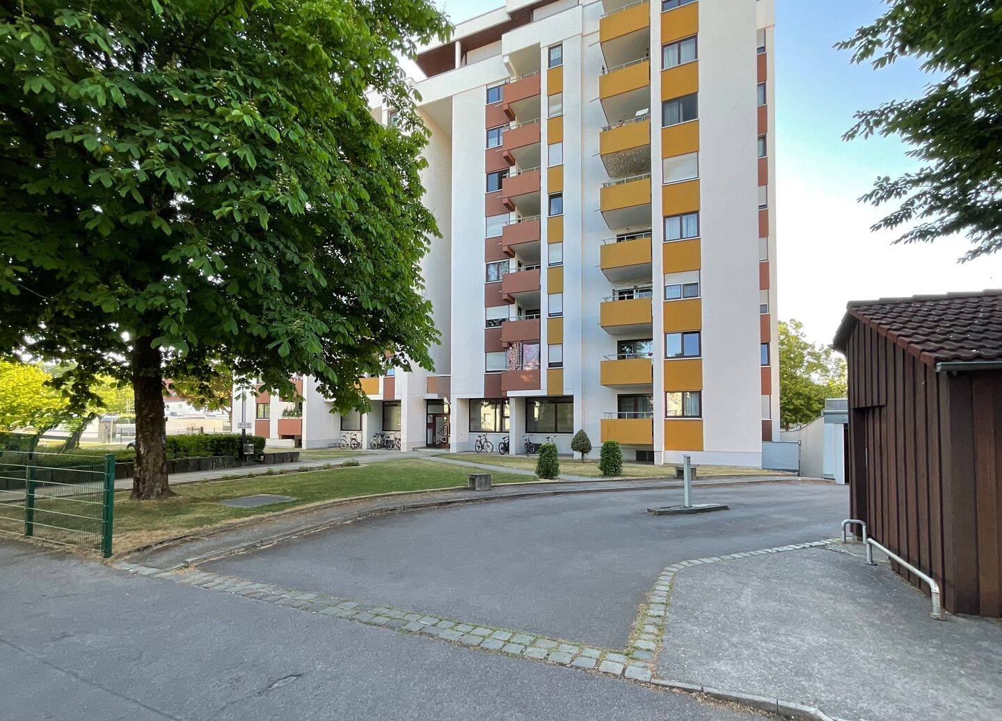 Bezugsfreie 3 Zi.- Wohnung mit 2 Balkonen – Augsburg – Vorschaubild 5