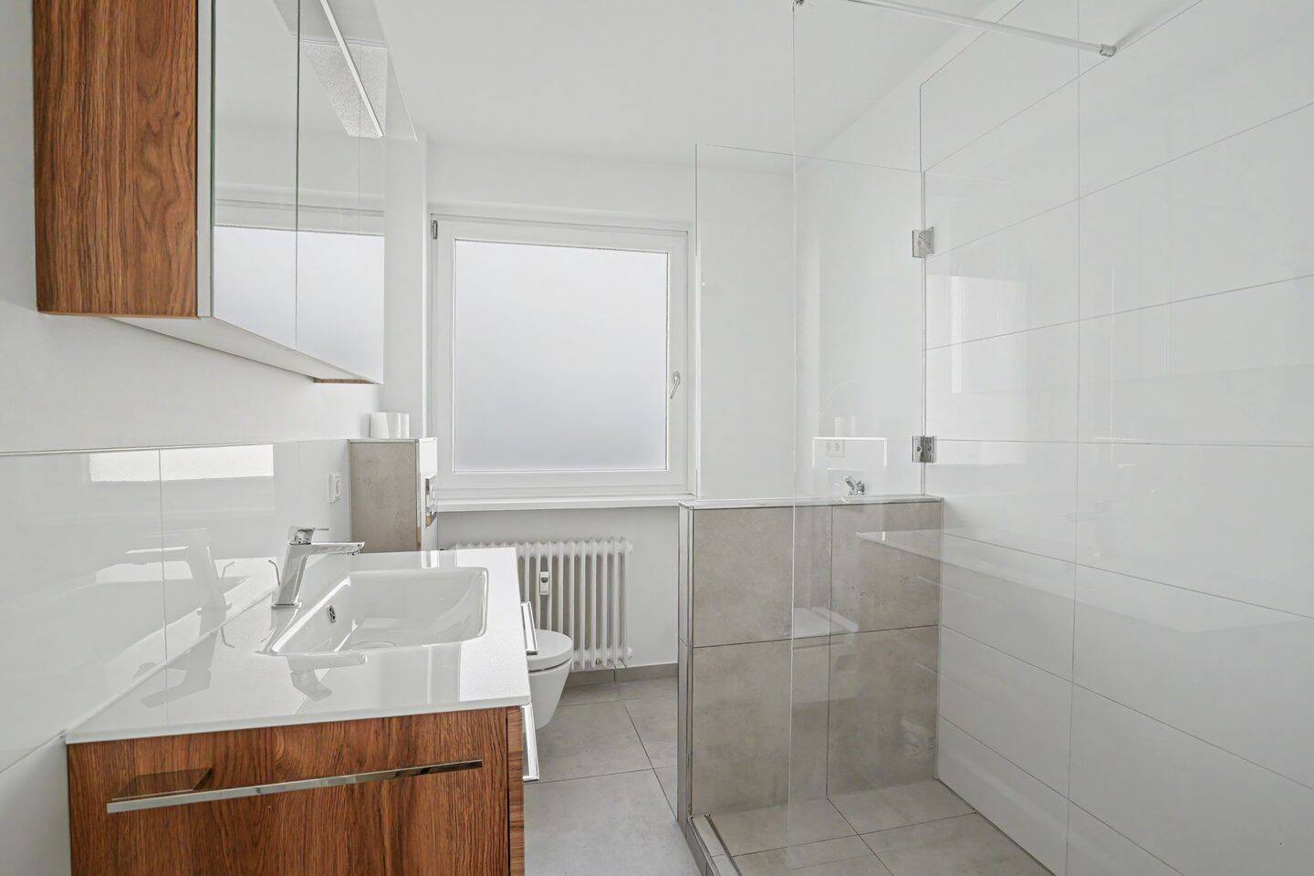 Top gepflegte 2-Zimmer-Wohnung mit Balkon und Stellplatz in zentraler Lage in Nürnberg – Nürnberg – Vorschaubild 6
