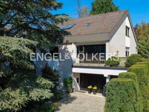 Exklusives Einfamilienhaus mit großzügigem Wohnkonzept und idyllischem Garten in Mainz-Finthen