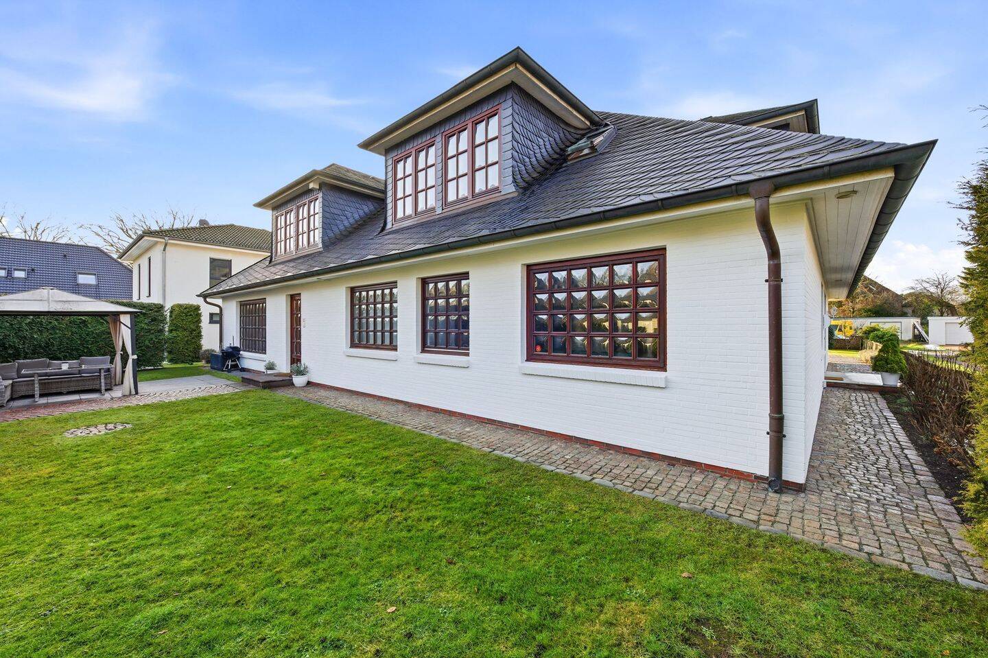 Zwei Wohnungen und Praxisfläche - großzügige Villa mit flexiblen Möglichkeiten – Hamburg – Vorschaubild 2