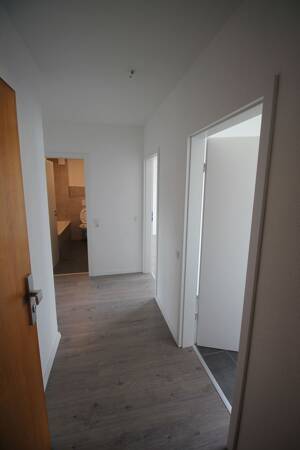 DU-Neudorf, Sternbuschweg 255, 3. OG, Aufzug, 50 m², kompl. renoviert, 1 Wohn -, 1 Schlafzimmer, Küche, Diele, Bad – 47057 Duisburg – Vorschaubild 5
