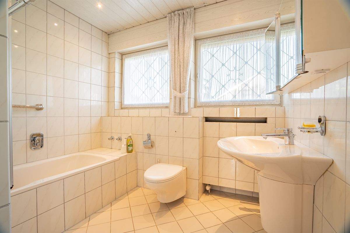 Charmante Doppelhaushälfte mit Garten, Balkon und viel Potenzial! – Bielefeld – Vorschaubild 8
