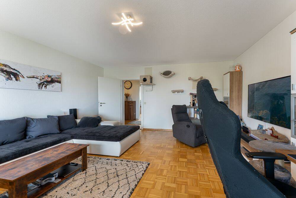 Domblick in Deutz - 3-Zimmer-Wohnung mit großem Sonnenbalkon nahe der Lanxess Arena! – Köln – Vorschaubild 3