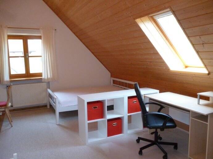1-Zimmer-Dachgeschoß-Apartment bestens für Pendler und Referendare geeignet – Ingolstadt – Vorschaubild 3