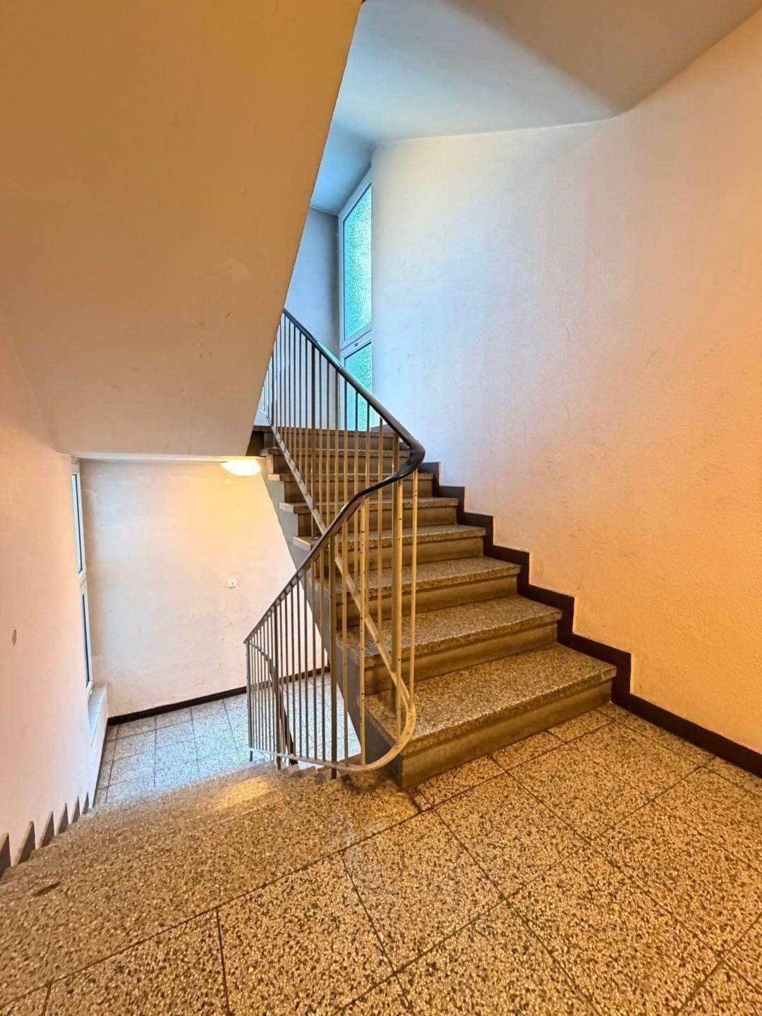 super gepflegte 2 Zimmer Wohnung in ruhiger Südstadtlage +++ mit Aufzug und Einbauküche ++ – Nürnberg – Vorschaubild 7