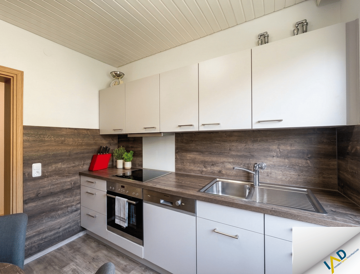 Charmante 3,5-Zimmer-Wohnung mit Garage + Außenstellplatz - sofort bezugsfrei! – Ingolstadt – Vorschaubild 2