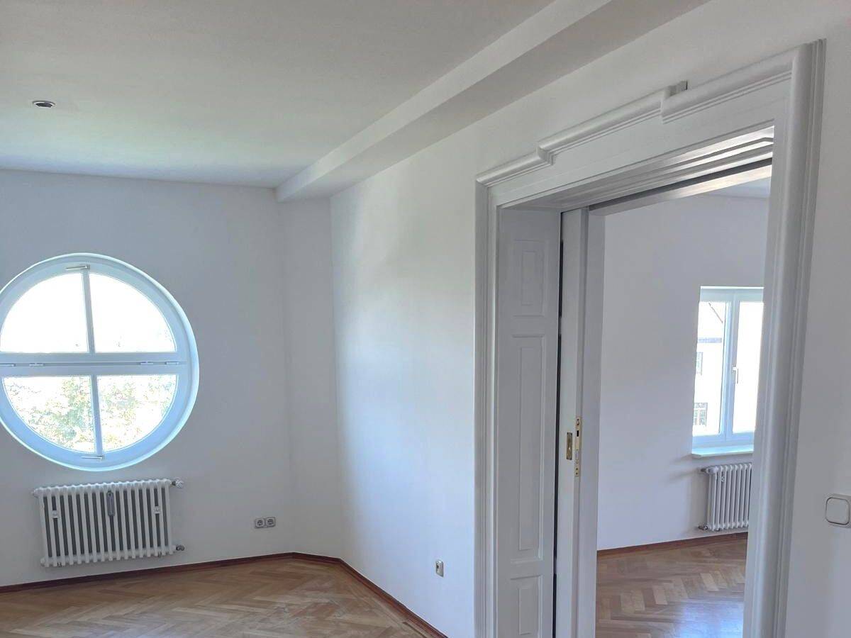 4-Zimmer-Altbauwohnung direkt a. d. Isar mit außergewöhnlichem Ausblick – München – Vorschaubild 5