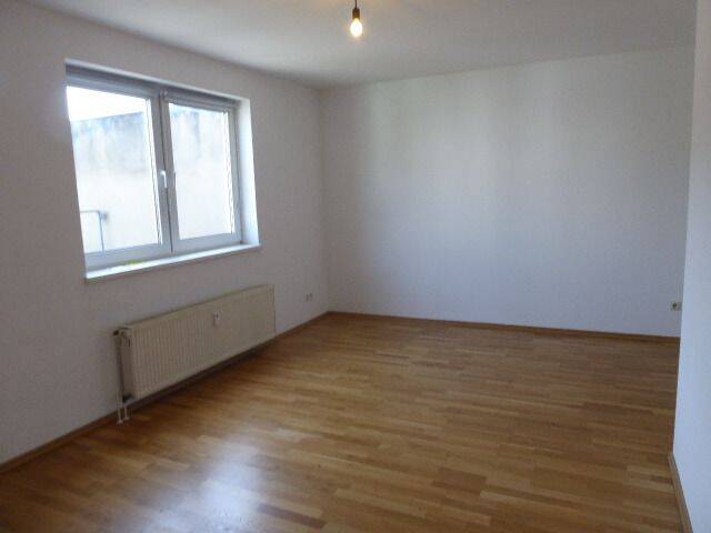 UNTERBILK KONKORDIASTR. EXKLUSIV PARKETT MODERNES BAD EINBAUKÜ. MÖGL. 4. OG/AUFZUG GARAGE MÖGLICH – Düsseldorf – Vorschaubild 2