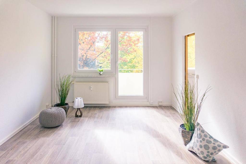 Sofort verfügbare Balkonwohnung mit Dusche