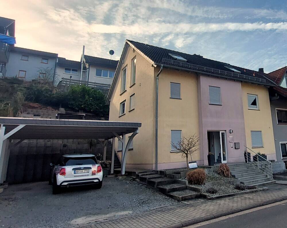 Moderne DHH in ruhiger Lage – Dammbach – Bild 1 von 9