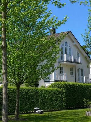 VON PRIVAT: 2-Zimmer-Traumwohnung mit 3 Balkonen und Waldblick in München-Waldtrudering