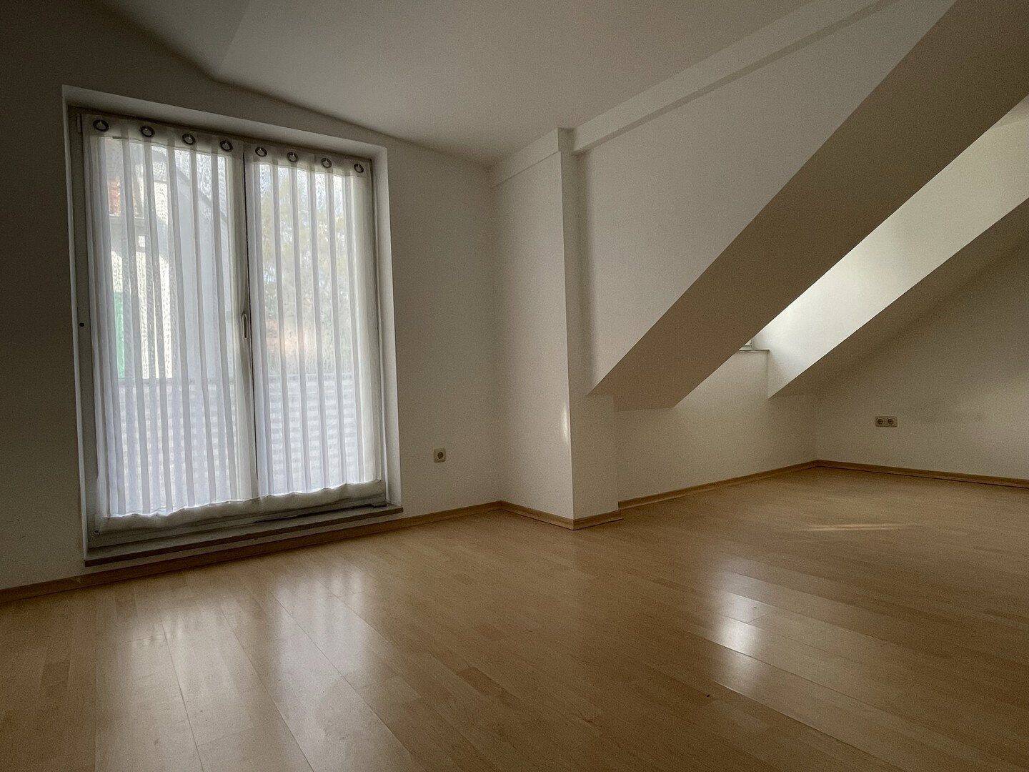 1 ZKB 24 qm *Balkon*Fußbodenheizung*EBK*TG* – Ingolstadt – Vorschaubild 3