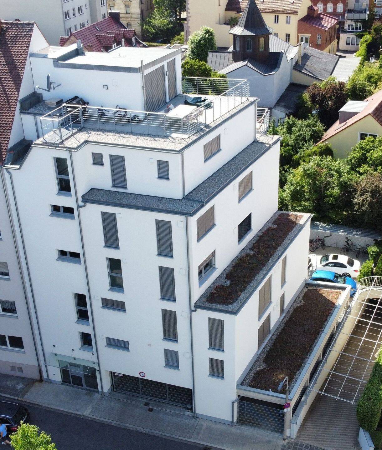 Luxuriöse 3-Zimmer-Wohnung / Aufzug direkt in die Wohnung / zwei Balkone – Nürnberg – Vorschaubild 3