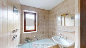 Licht. Raum. Südbalkon. 2 Zimmer DG Wohnung mit Einbauküche ++Decker Immobilien++ – 84478 Waldkraiburg – Vorschaubild 5