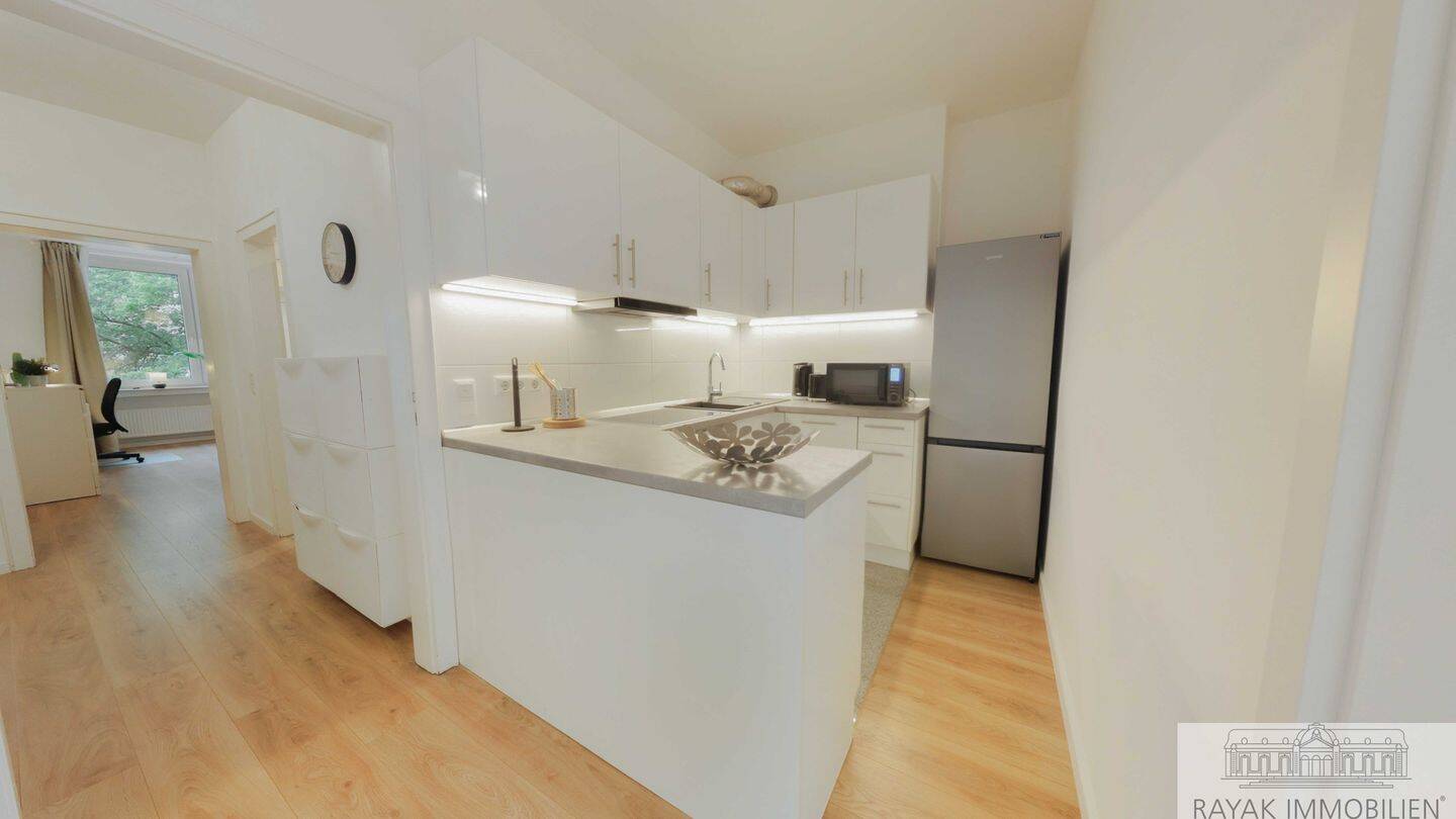 Helles, möbliertes Zimmer mit französischem Balkon in 3er-WG in Düsseldorf-Friedrichstadt – Düsseldorf – Vorschaubild 5