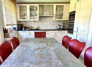 Ruhig, grün & zentrumsnahe 3-Zi. 74qm Wohnung mit SW-Loggia am Grafenberger Wald