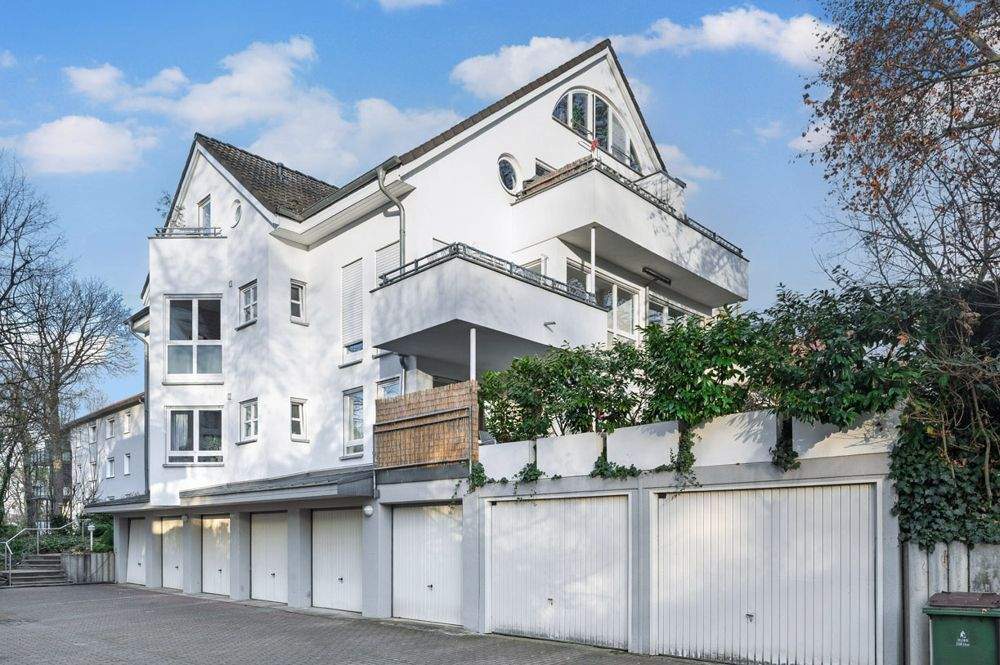 * LAGE - LAGE - LAGE * 6-Familienhaus im Grüngürtel. Für Kenner ein hoch interessantes Angebot