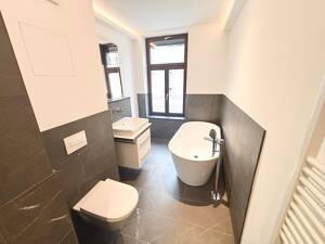 Wohnen mit Stil! + Erstbezug + Balkon + Parkett + Fußbodenheizung + Wanne & Dusche + LED-Licht – 4177 Leipzig – Vorschaubild 2