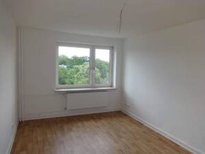 Bitte unsere Fragen beachten! HH-Farmsen, 2 Zimmer Wohnung im 6.OG mit Balkon – 22159 Hamburg – Vorschaubild 4