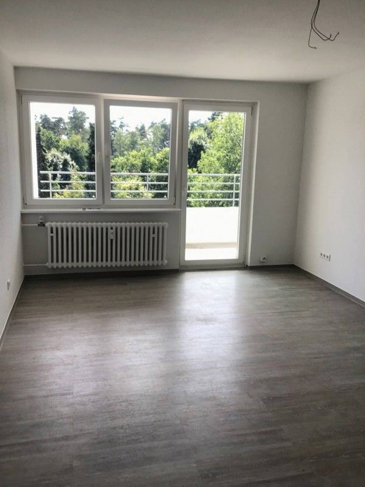Geräumige 3-Zimmer-Wohnung mit Balkon in grüner Lage – 33689 Bielefeld – Bild 1 von 7